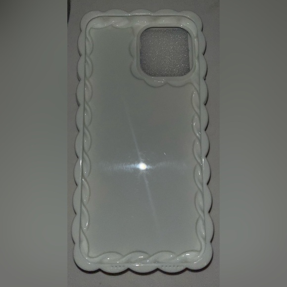 iPhone 13 ProMax Snowy Flakes Print w/ Floral Charm Soft Phone Case NWT - Picture 3 of 8